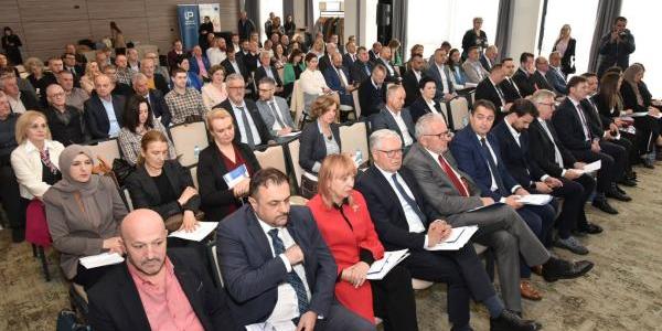 Hitne reforme fiskalnog i parafiskalnog sistema i povećanje produktivnosti za brži rast FBiH i BiH